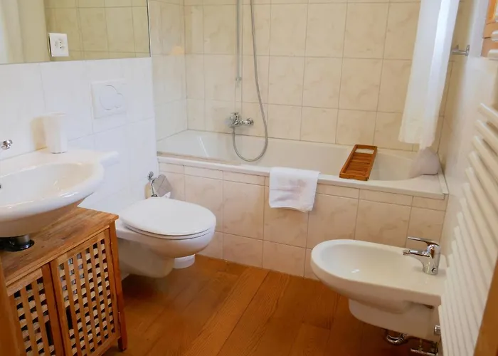 Apartamento Chesa San Bastiaun B4 By Interhome